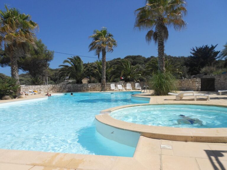 Jaccuzi et piscince Camping Corse