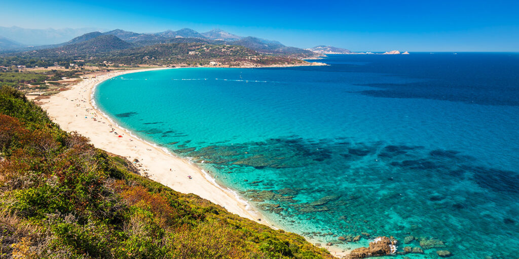 Upper Corsica and southern Corsica campsites by the sea