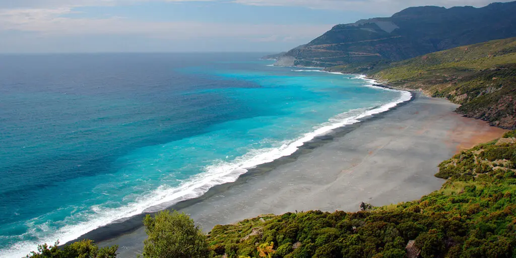 Campeggi sulla spiaggia in Corsica