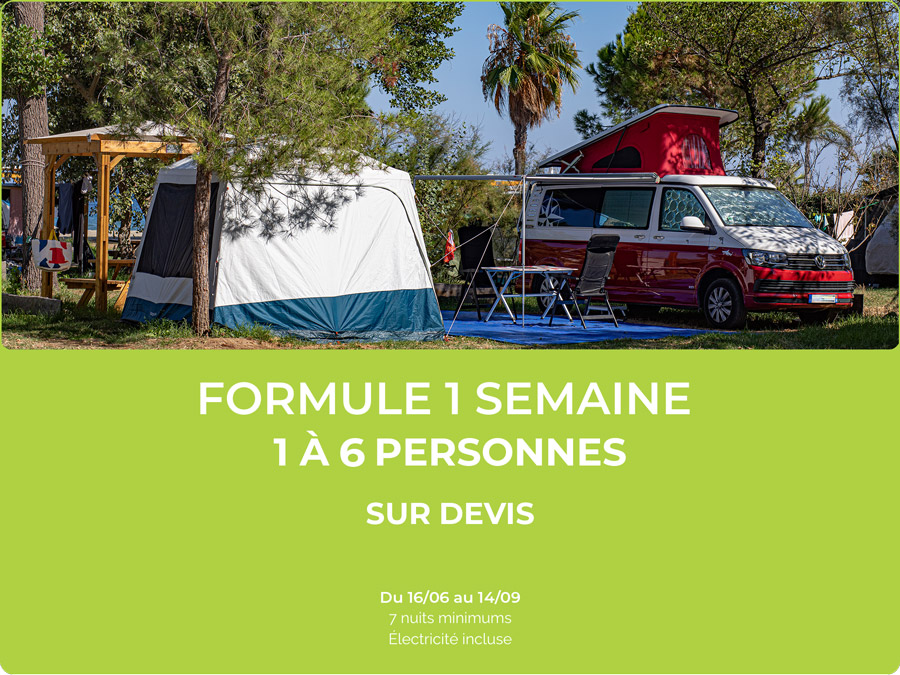 Image d'un cadre de camping pour six personnes avec une tente, un van sous un ciel ensoleillé, idéal pour des vacances en plein air.