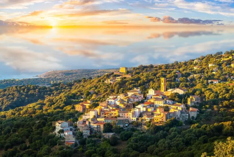 Voyager en camping-car en Corse