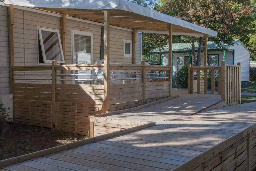 Campeggi accessibili alle persone con mobilità ridotta in Corsica: strutture, etichette e consigli