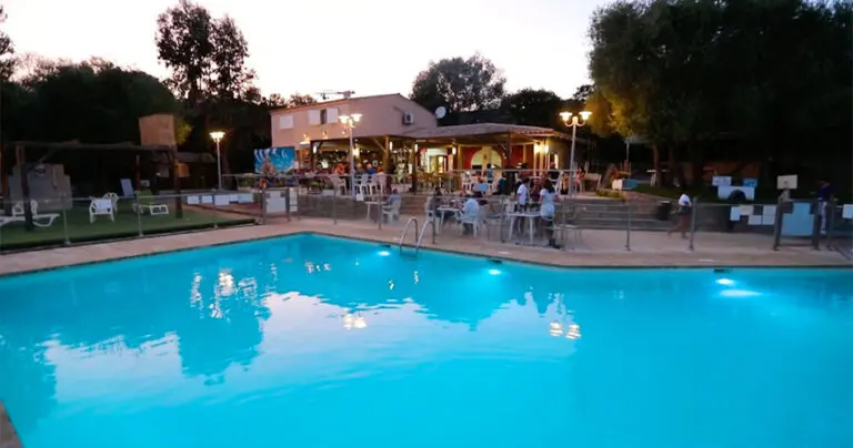piscina al campeggio u pinarellu porto vecchio