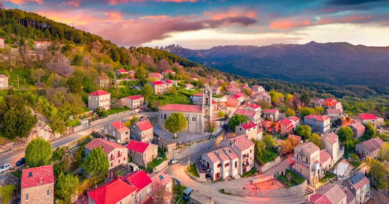 Villaggio di Zonza nel sud della Corsica