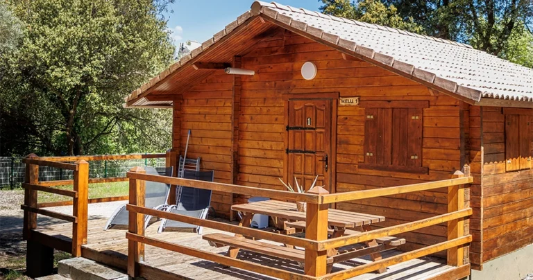 Chalet inmitten der Olivenbäume in der Restonica