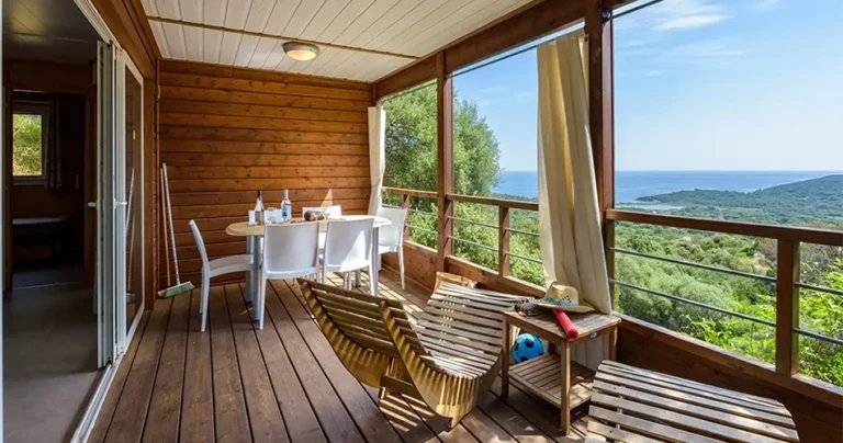 Chaletterrasse mit Meerblick Camping U Pirellu Palombaggia