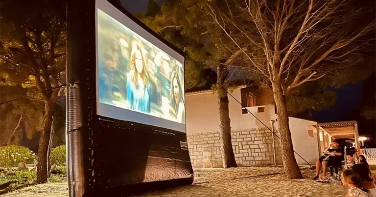 Outdoor cinema at Camping Golfo di Sogno Porto-Vecchio