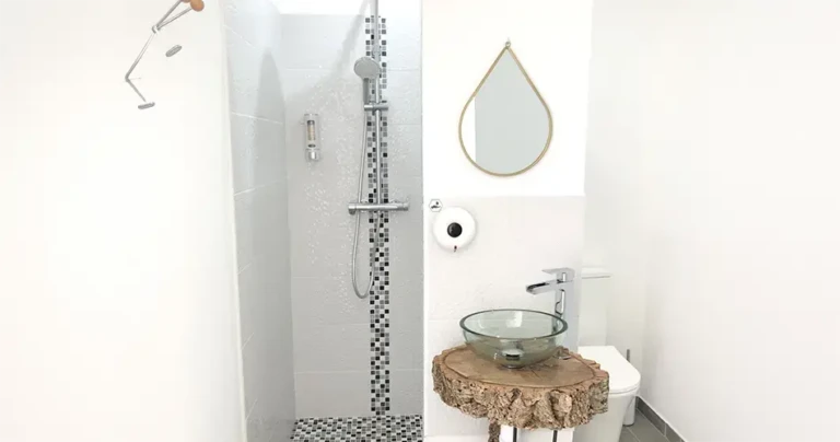Salle de bain de votre hébergement insolite en Haute Corse