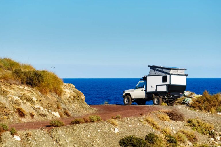 Est-ce que les campings corses sont ouverts en avril ?