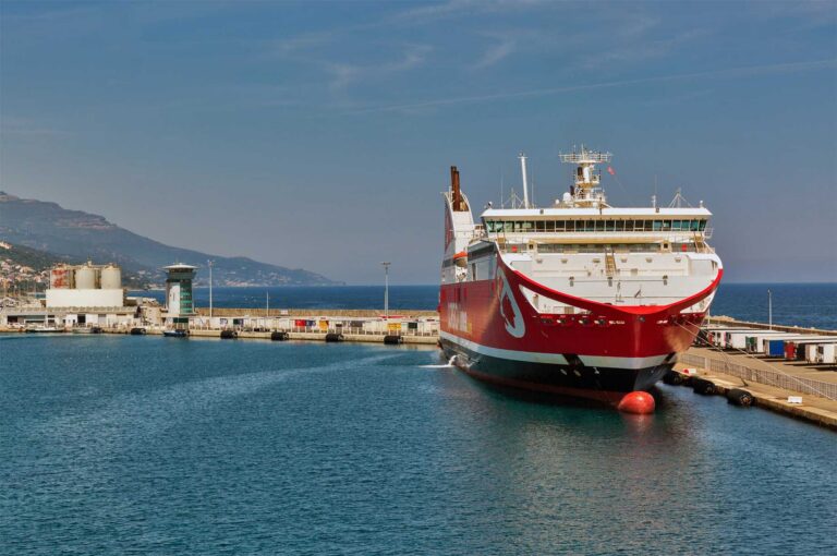 Comparateur de prix pour traversées en ferry vers la Corse en 2026 : le guide complet