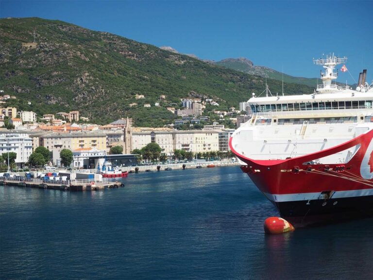Quali compagnie offrono traghetti per la Corsica dalla Francia nel 2026?