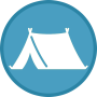 camping-en-pleine-nature-avec-une-tente-en-pleine-aventure Tente de camping au cœur de la nature, entourée de verdure, évoquant l'esprit d'aventure et de convivialité lors d'un séjour en plein air.